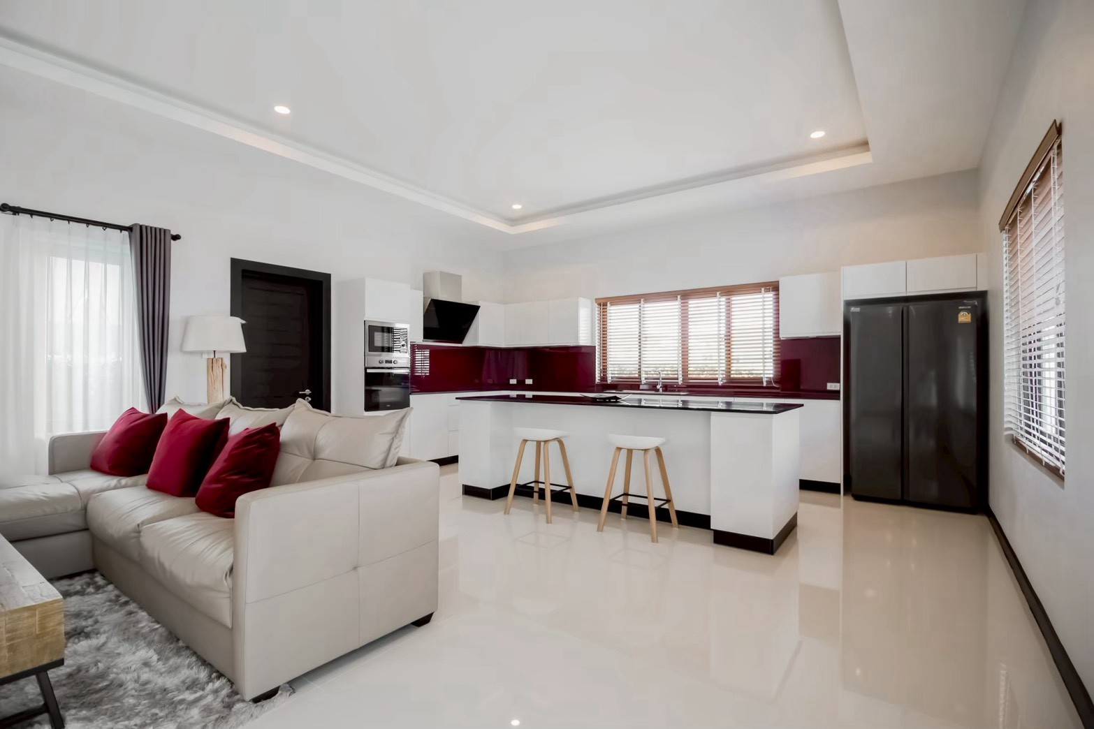 Luxury Pool Villa for Lease