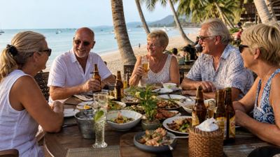 Relaxed beachfront meal in Koh Samui