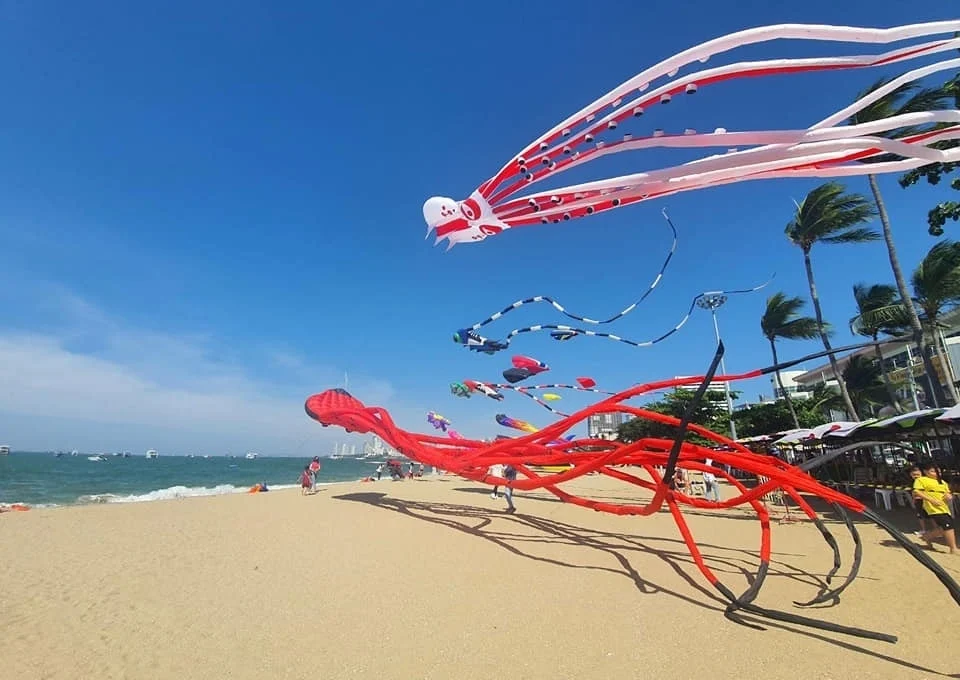 Pattaya Kite Festival Event on Beach Feb 2024